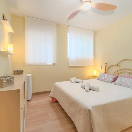 Apartamento Amplio Piso De 100m2 Con 3 Hab, Wifi Rapido, Ac Gandía