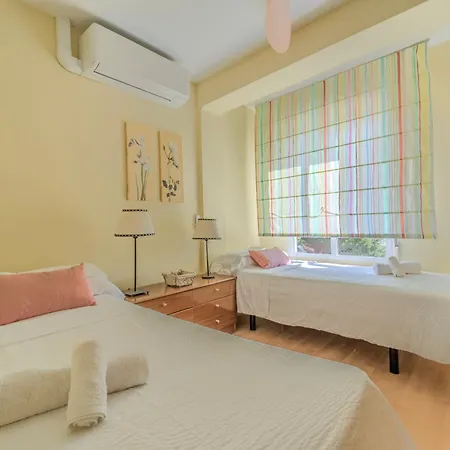 Amplio Piso De 100m2 Con 3 Hab, Wifi Rapido, Ac