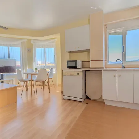 Apartamento Amplio Piso De 100m2 Con 3 Hab, Wifi Rapido, Ac Gandía