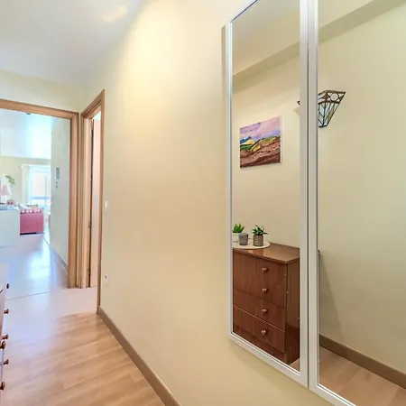 Apartamento Amplio Piso De 100m2 Con 3 Hab, Wifi Rapido, Ac *