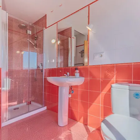 Apartamento Amplio Piso De 100m2 Con 3 Hab, Wifi Rapido, Ac *