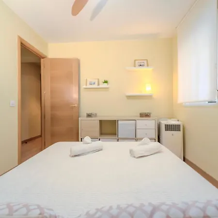 Amplio Piso De 100m2 Con 3 Hab, Wifi Rapido, Ac Gandía