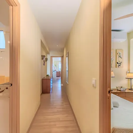 Apartamento Amplio Piso De 100m2 Con 3 Hab, Wifi Rapido, Ac *