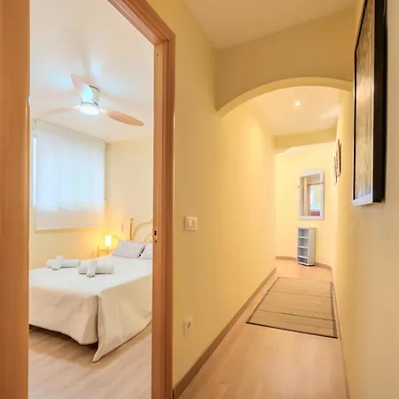 Amplio Piso De 100m2 Con 3 Hab, Wifi Rapido, Ac 간디아